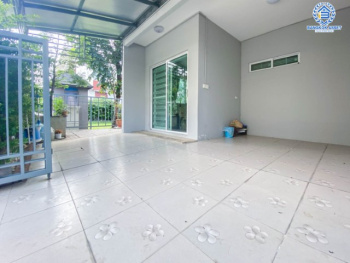 *****ทาวน์เฮ้าส์มือสองย่านนนทบุรี ม.พฤกษาทาวน์เน็กซ์ ติวานนท์-พระราม5 หลังมุม! เนื้อที่มากถึงเกือบ 23 ตร.ว. ตกแต่งใหม่ ฟังก์ชัน 3 ห้องนอน 2 ห้องน้ำ 1 ที่จอดรถ ตัวบ้านติดสวน อากาศถ่ายเทดี บนทำเลติดถ.นครอินทร์ ใกล้รถไฟฟ้าสายสีม่วง "สถานีตลาดบางใหญ่" และทางด่วน